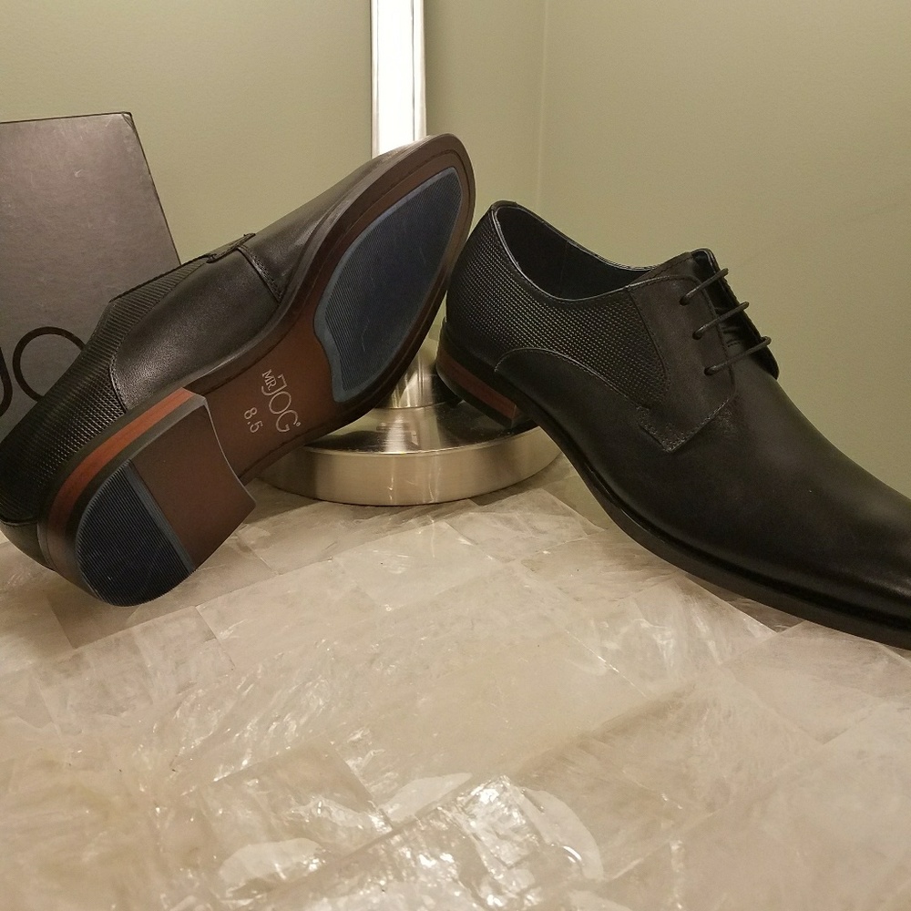 Shoes - Picture 5 of 7
